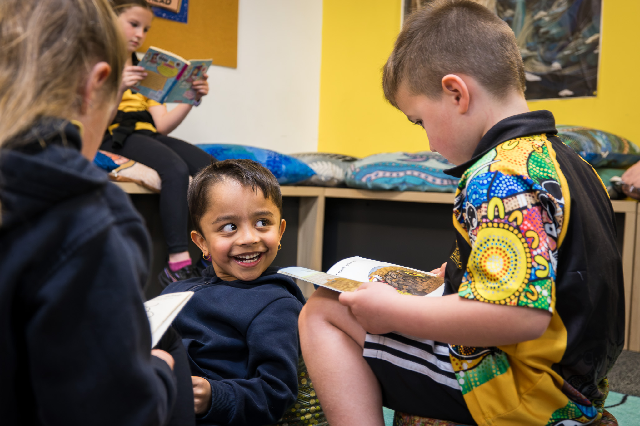 Kids reading